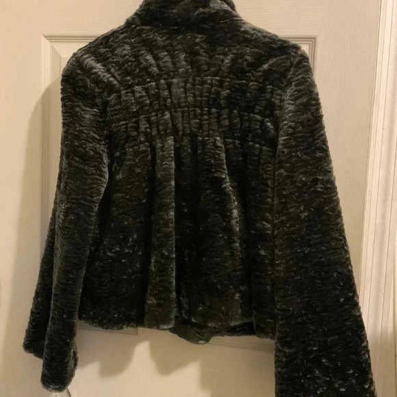 Kristen Blake - Picture 4 of 9